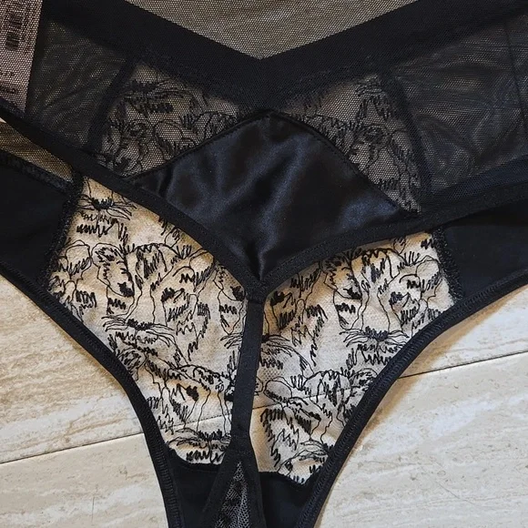NWT Victoria's Secret Black Lacey Tiger Design High-waisted Thong Panties - Picture 4 of 9